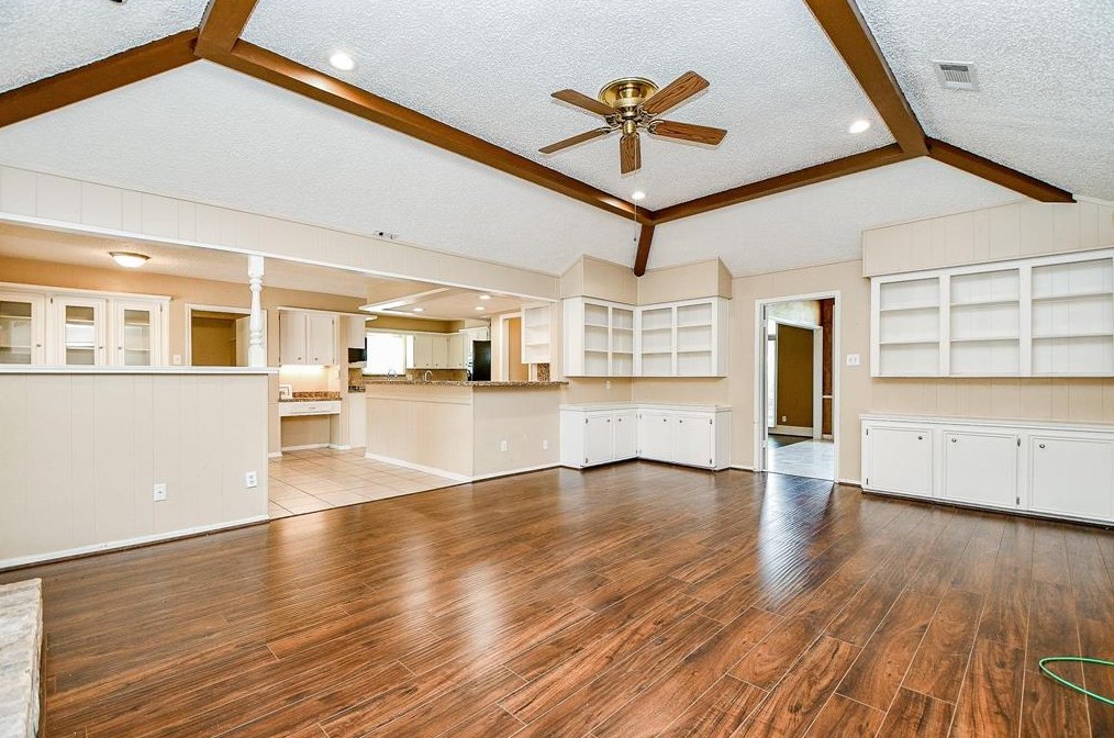 10819 Holly Springs Dr, Houston TX  77042-1308 exterior