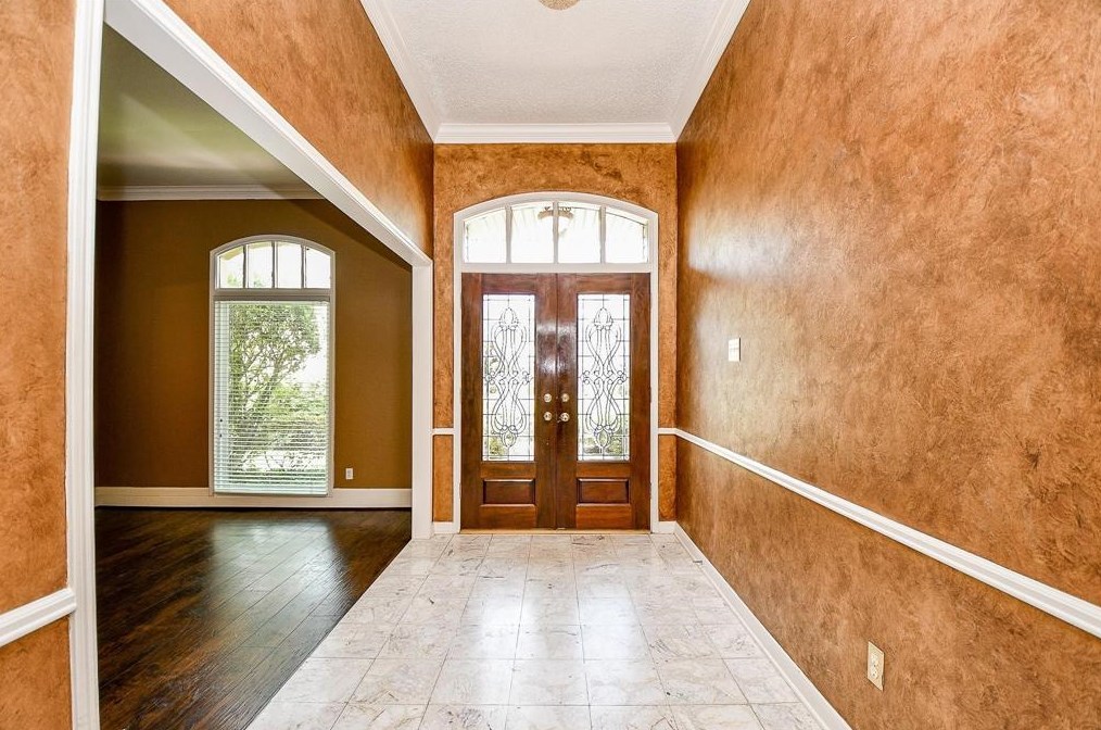 10819 Holly Springs Dr, Houston TX  77042-1308 exterior