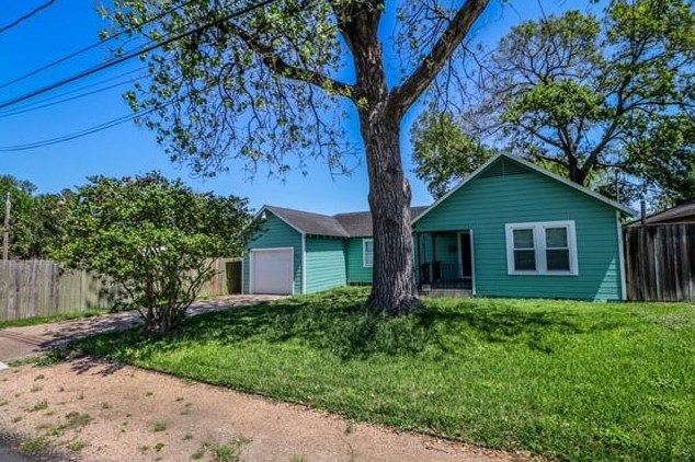1722 Tabor St, Houston TX  77009-1252 exterior