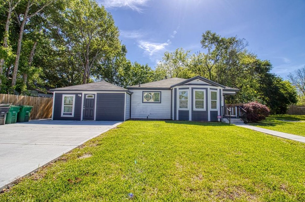 6649 Lozier St, Houston, TX 77021-2332