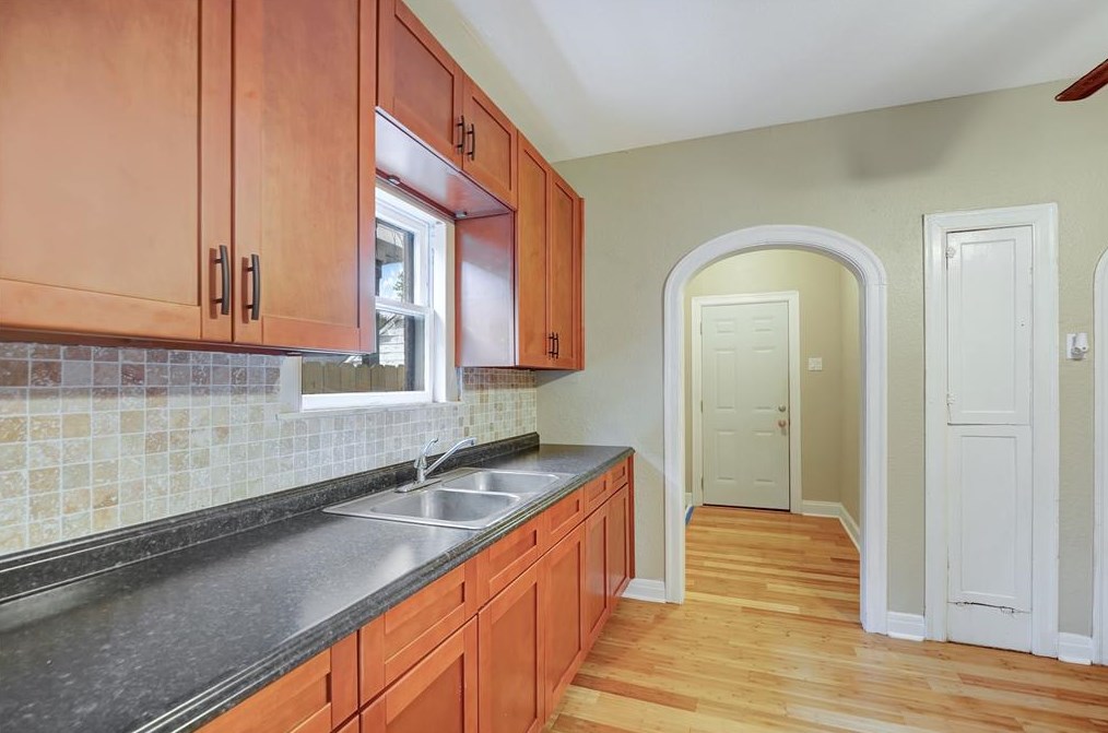 5543 Truett St, Houston, TX 77023