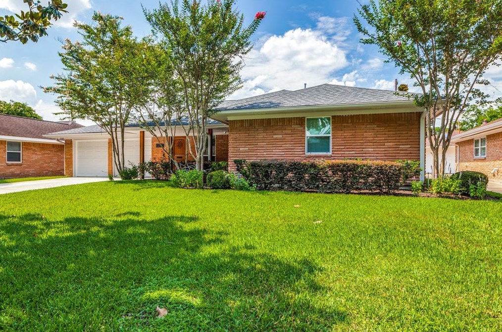4314 Wigton Dr, Houston, TX 77096-4429
