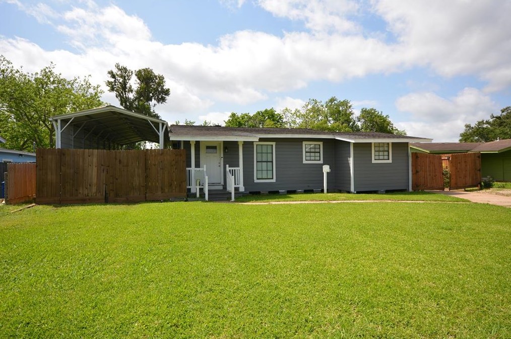 312 Circle Way St, Richwood, TX 77566