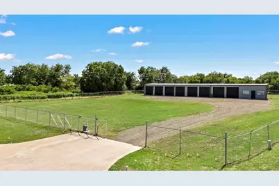 9250 Hwy 290 E, Chappell Hill, TX 77426 - Photo 14