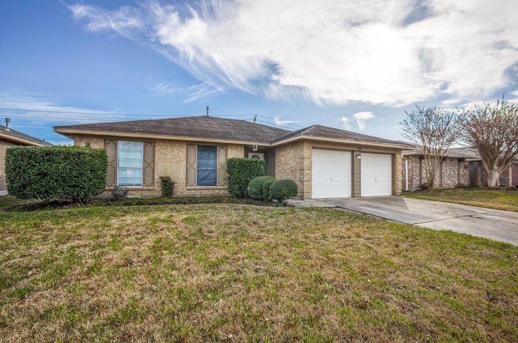 1405 Canyon Springs Dr, Morgans Point, TX 77571