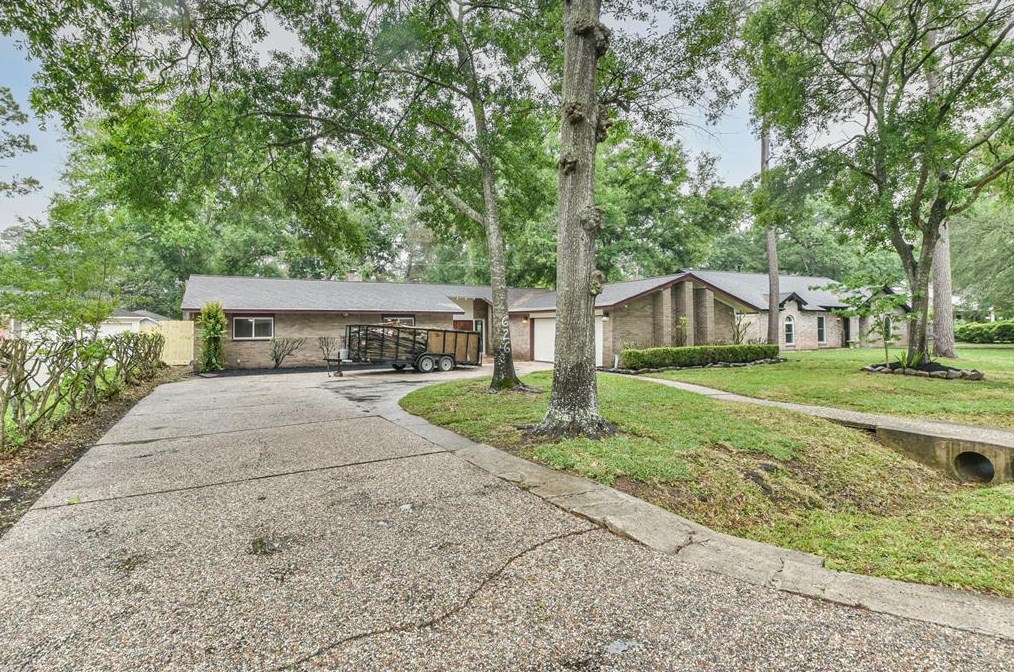 626 Silverton St, Spring, TX 77373