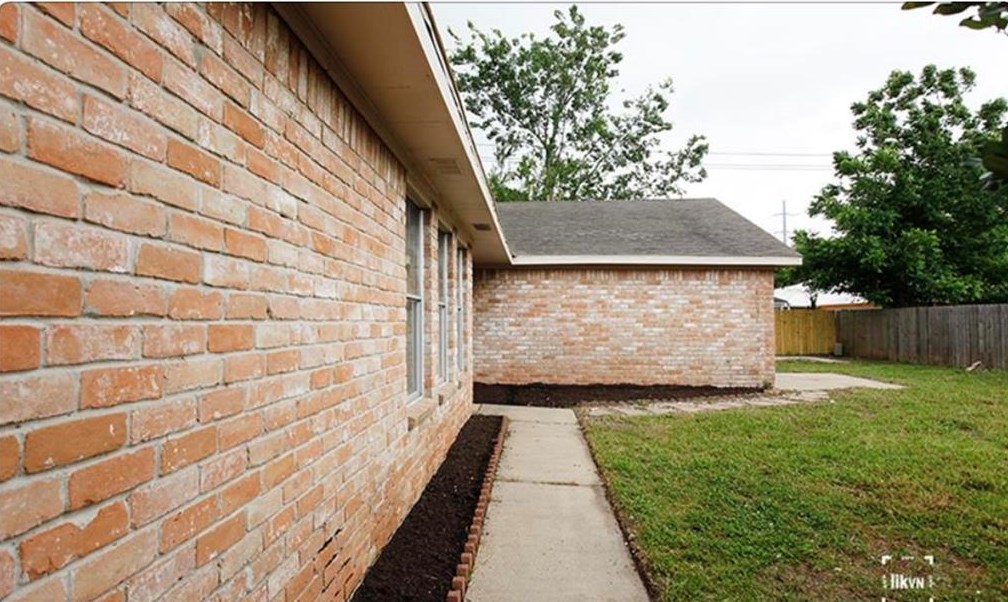 11006 Somerford Dr, Houston, TX 77072-1936