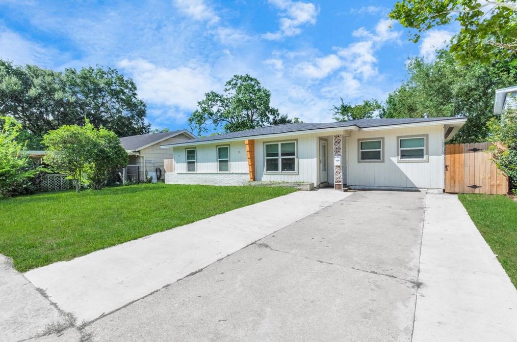 10910 Hoffer St, Houston, TX 77075-5109
