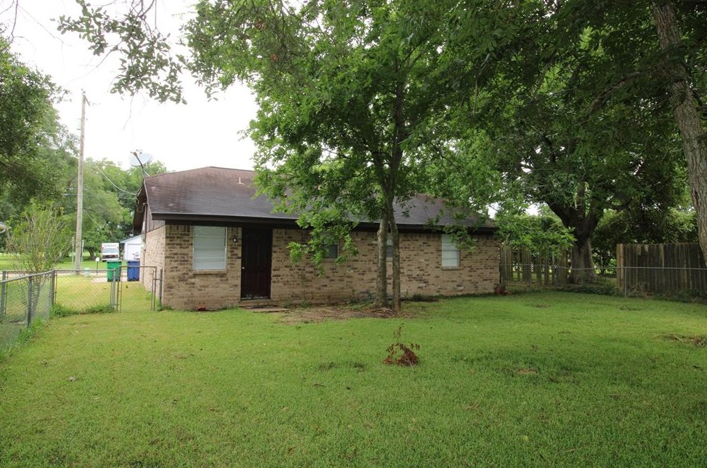 601 Bryan St, Angleton, TX 77515