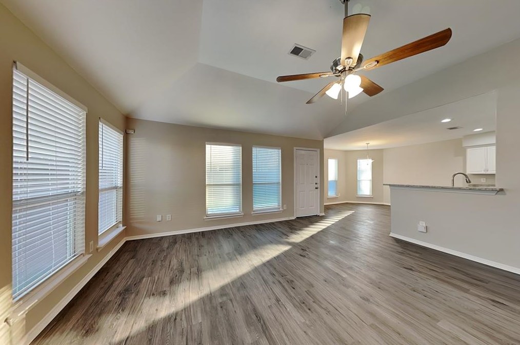 834 Levi Bnd, Magnolia, TX 77354