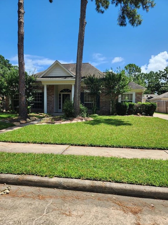 15806 Manor Square Dr, Houston, TX 77062