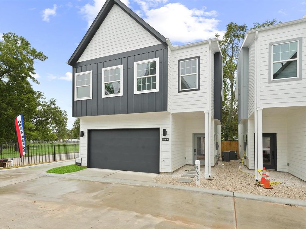 4020 Northfield Ln, Houston, TX 77092-4408