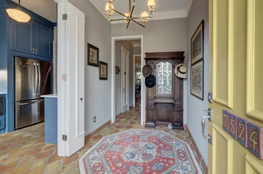 7524 Chevy Chase Dr, Houston, TX 77063-1905