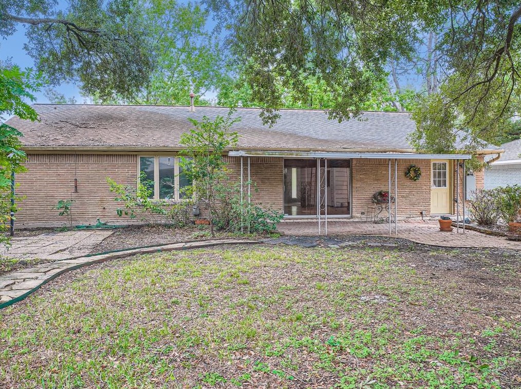 5510 Braesvalley Dr, Houston TX  77096-2911 exterior