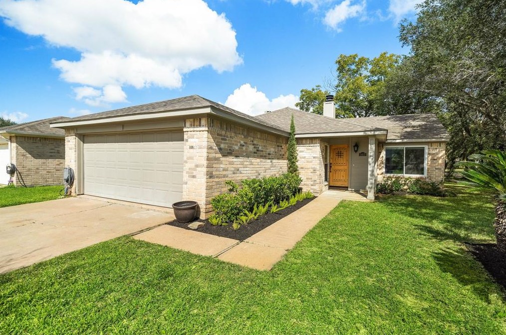 3407 Hillstone Dr, Sugar Land, TX 77479-1713