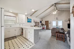 16526 Jean Lafitte Rd, Jamaica Beach, TX 77554 - Photo 12