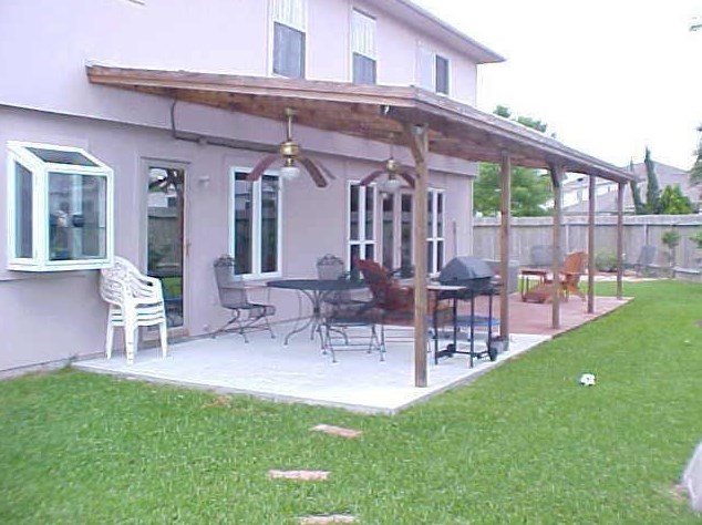 1706 Oak Ridge Dr, Kemah, TX 77565
