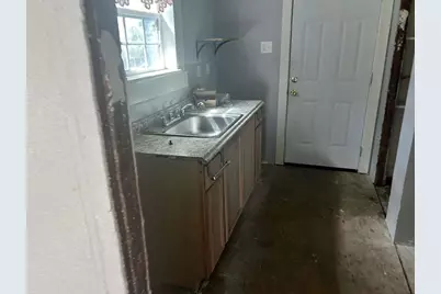 634 E Bernard Street, West Columbia, TX 77486 - Photo 6