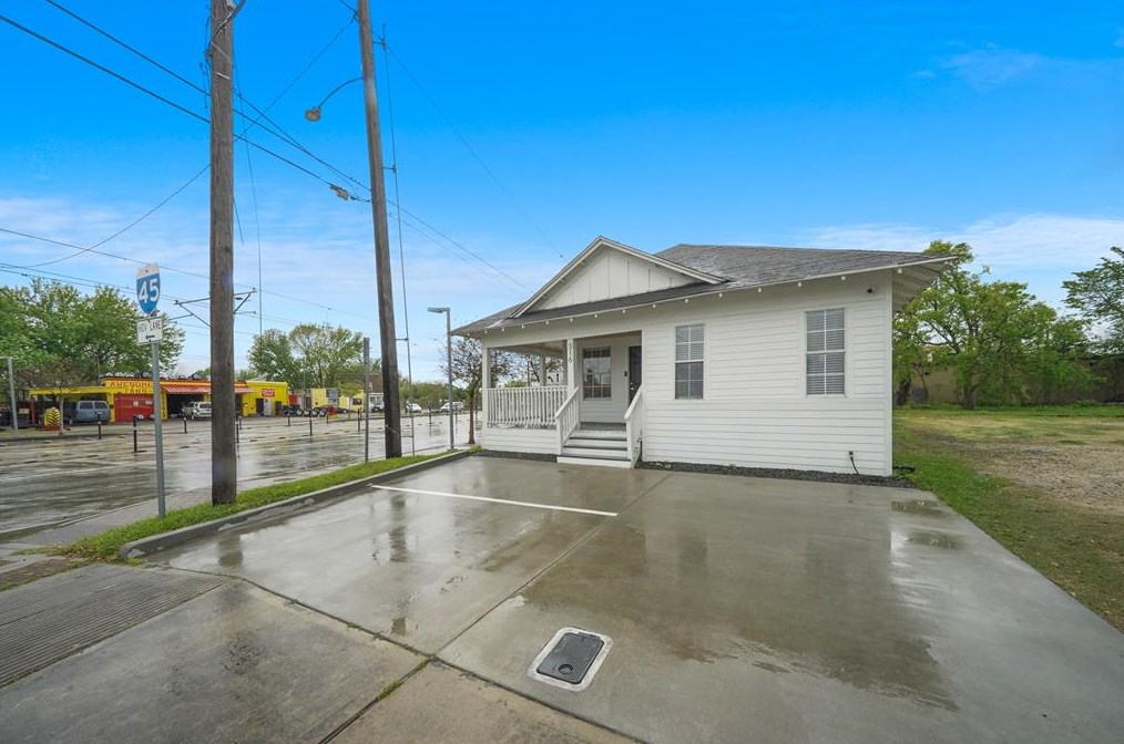 316 Burr St, Houston, TX 77011