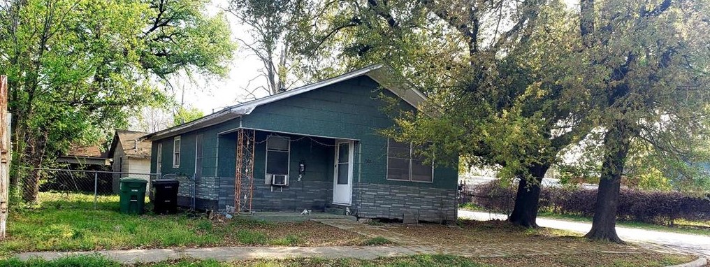 7502 Waxahachie St, Houston, TX 77020-5552
