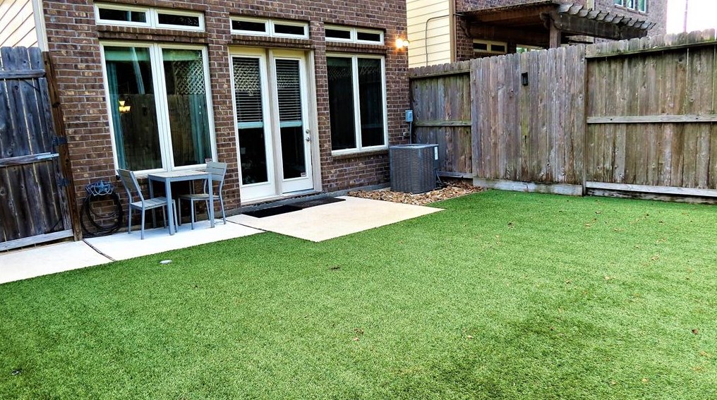 1307 Afton St, Houston TX  77055-6940 exterior