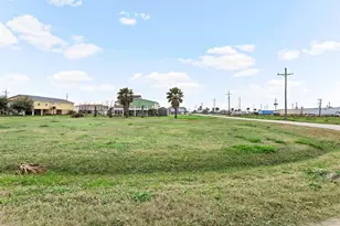 1354 Skyline Dr, Crystal Beach, TX 77650 - Photo 1