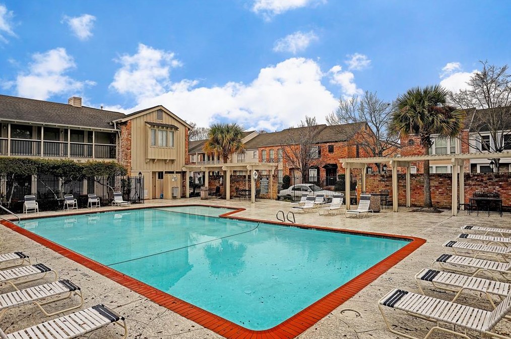 5834 Valley Forge Dr, Houston TX  77057-2248 exterior