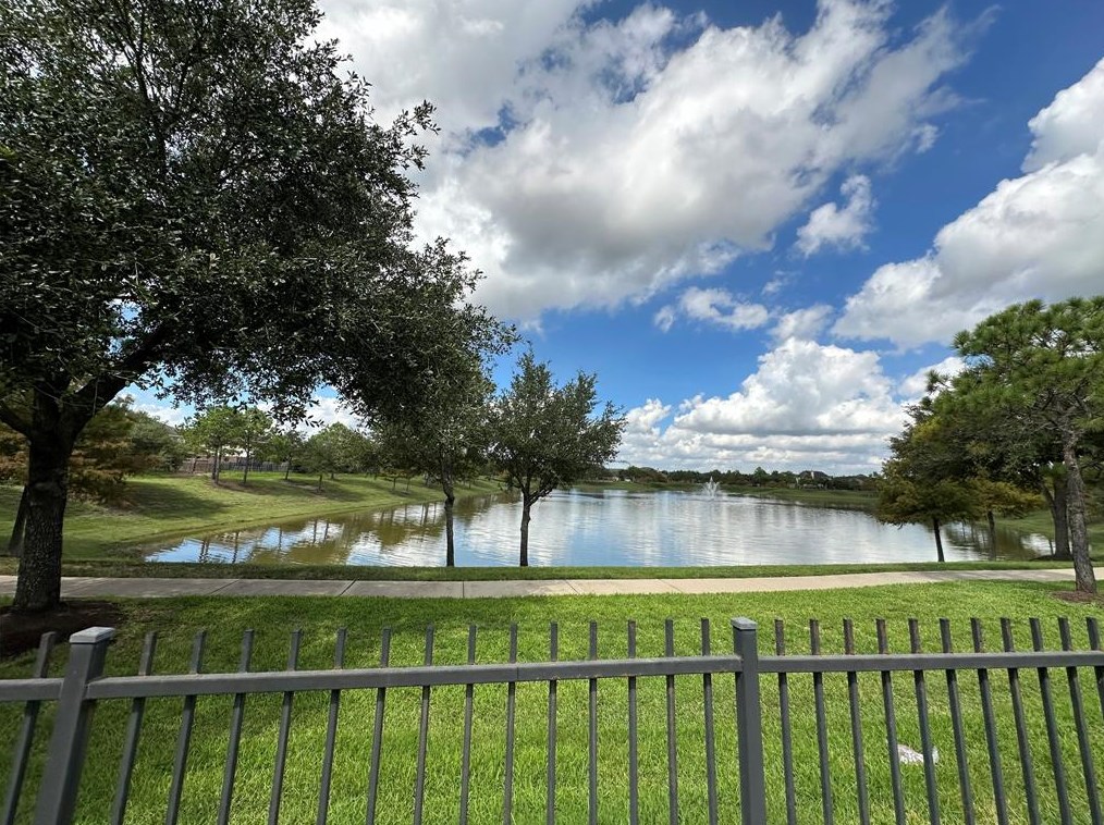 13115 Southern Valley Dr, Pearland, TX 77584
