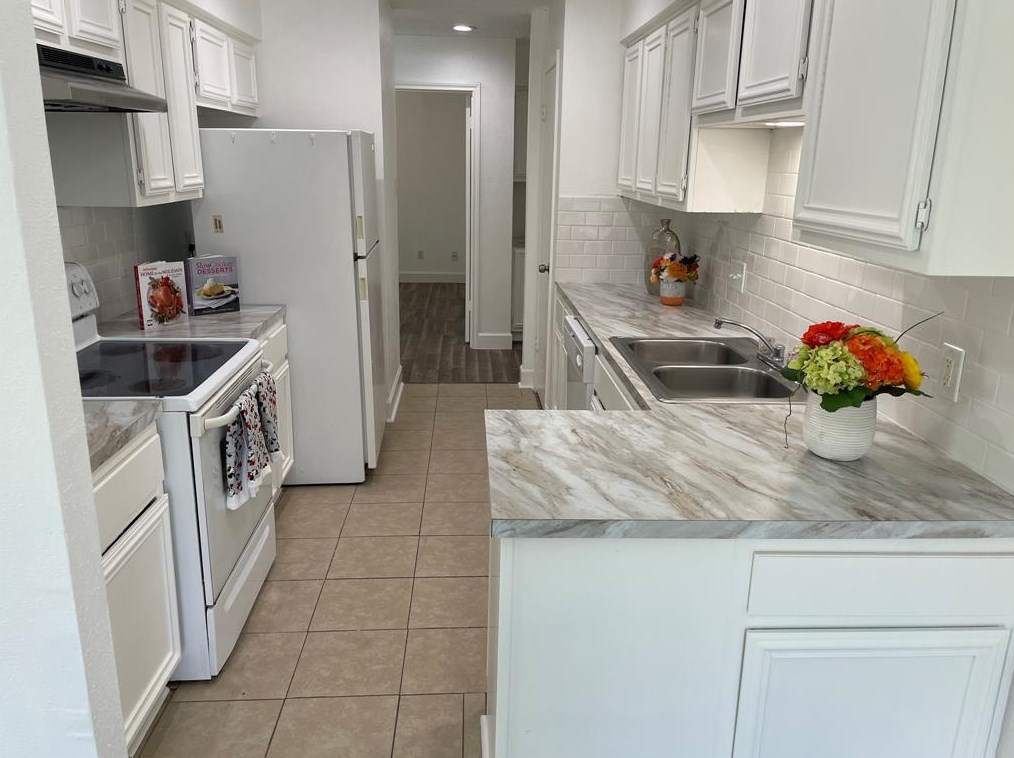 11606 Riderwood Dr, Houston TX  77099-1556 exterior