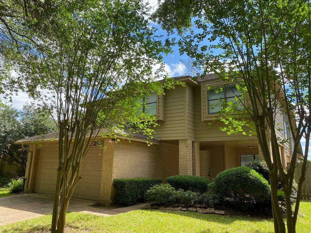 2115 Creekshire Dr, Sugar Land, TX 77478