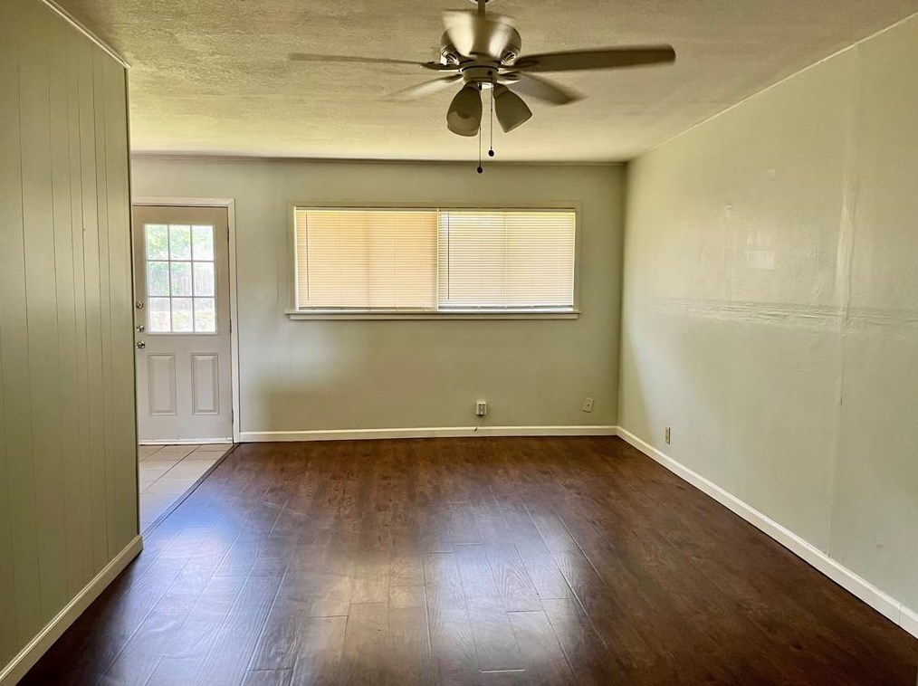 2214 17th Ave N, Texas City, TX 77590