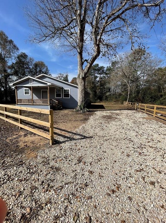 17343 Western Hill Dr, Conroe, TX 77302