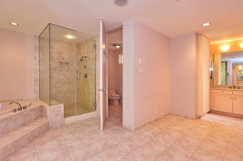 11111 Wickdale Dr, Houston TX  exterior