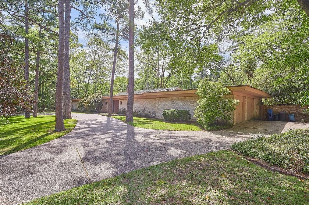 11111 Wickdale Dr, Houston, TX 77024-7519