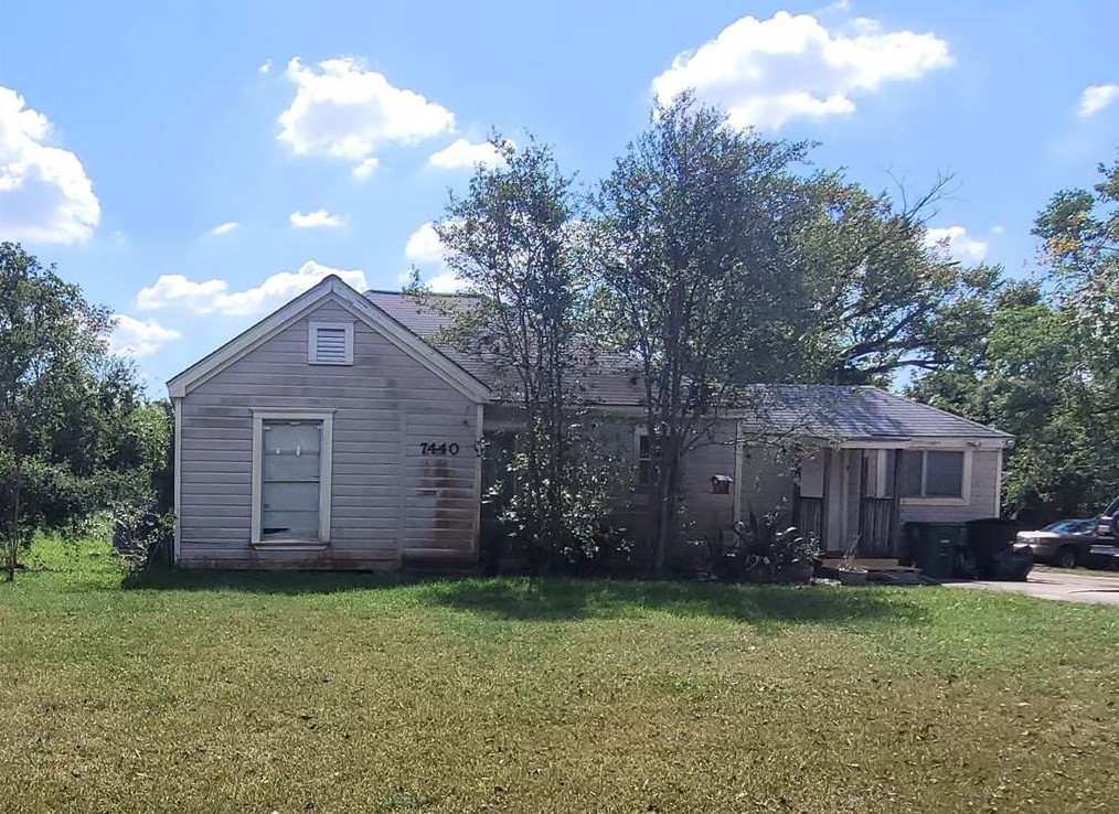 7440 Dillon St, Houston, TX 77061-2722