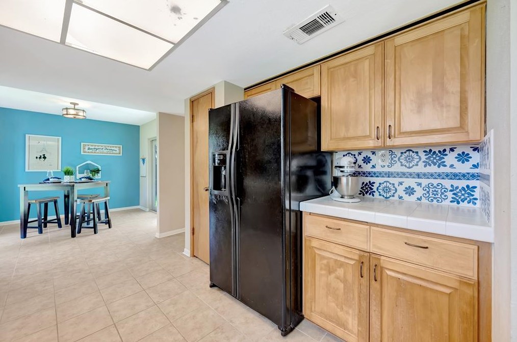 16335 Havenhurst Dr, Houston TX  77059-5306 exterior