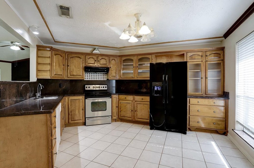 19302 Cypress Bay Dr, Katy TX  77449-4033 exterior