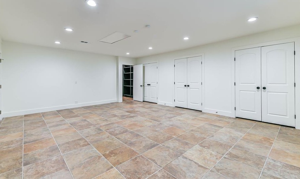 18502 Upper Bay Rd, Houston TX  77058-4230 exterior