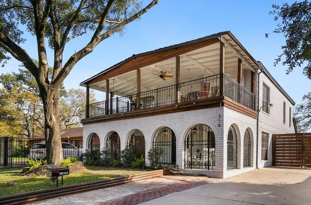 316 Fairbanks St, Houston, TX 77009-1810
