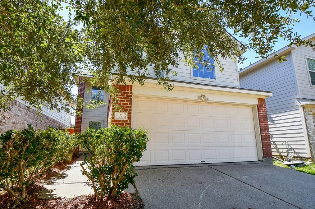 13979 Maximos Dr, Houston, TX 77083