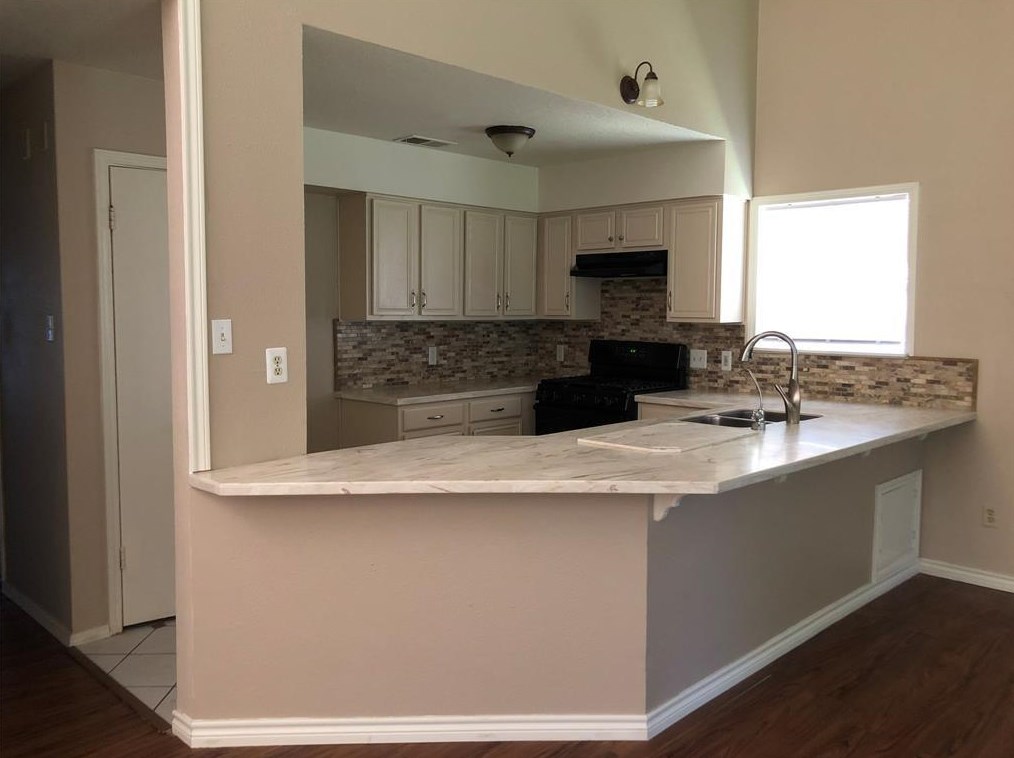 19515 Shady Bank Dr, Tomball, TX 77375