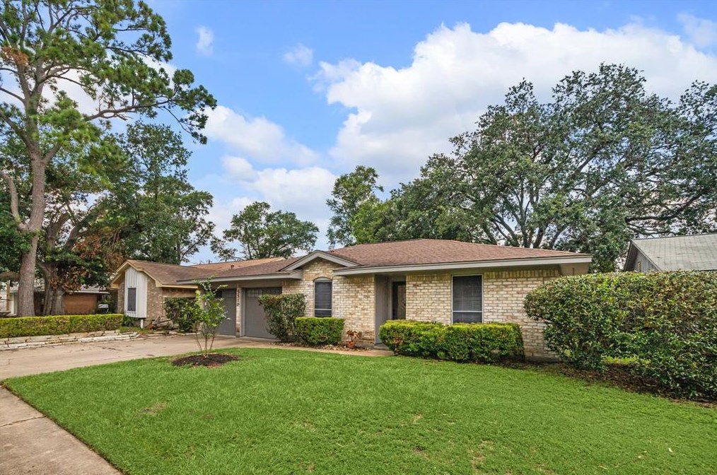 5510 Viking Dr, Houston, TX 77092