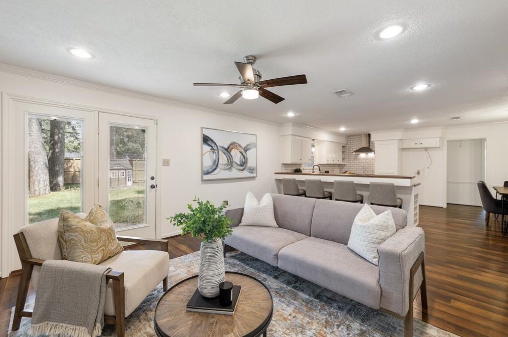1618 Conrad Sauer Dr, Houston, TX 77043