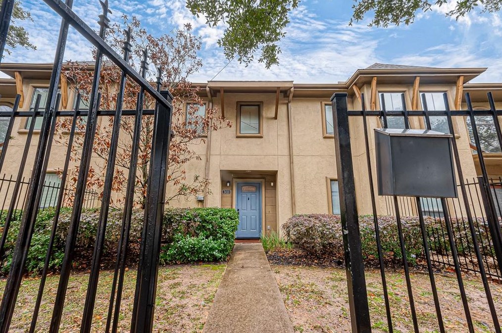 3410 St Emanuel St, Houston, TX 77004-4262