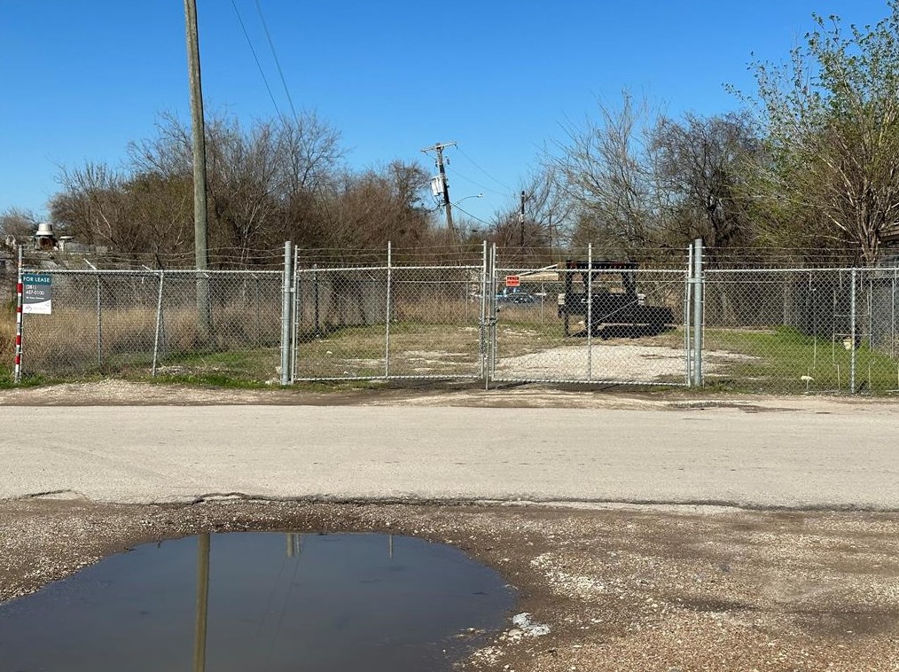301 Mascot, Houston, TX 77029