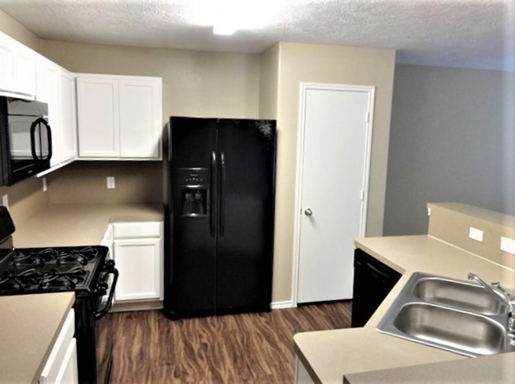 1811 Emerald Pathway Dr, Spring, TX 77388