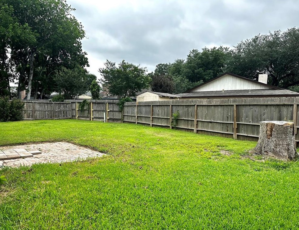 9215 Mcafee Dr, Houston, TX 77031