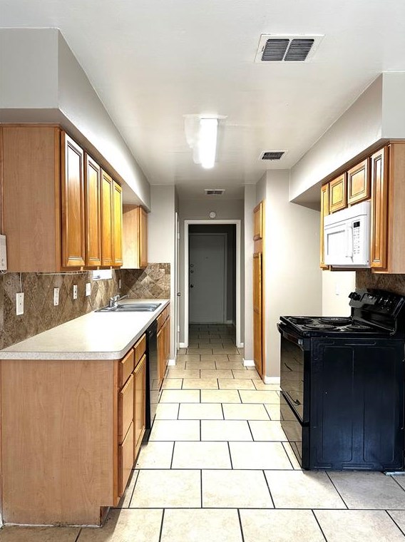 9215 Mcafee Dr, Houston TX  77031-1105 exterior