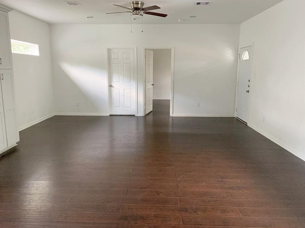7047 Avenue, Houston TX  77011-3740 exterior