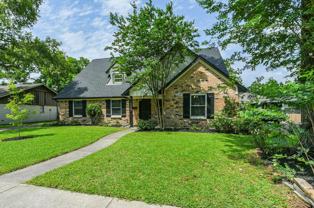 15527 Baybrook Dr, Houston, TX 77062-3411